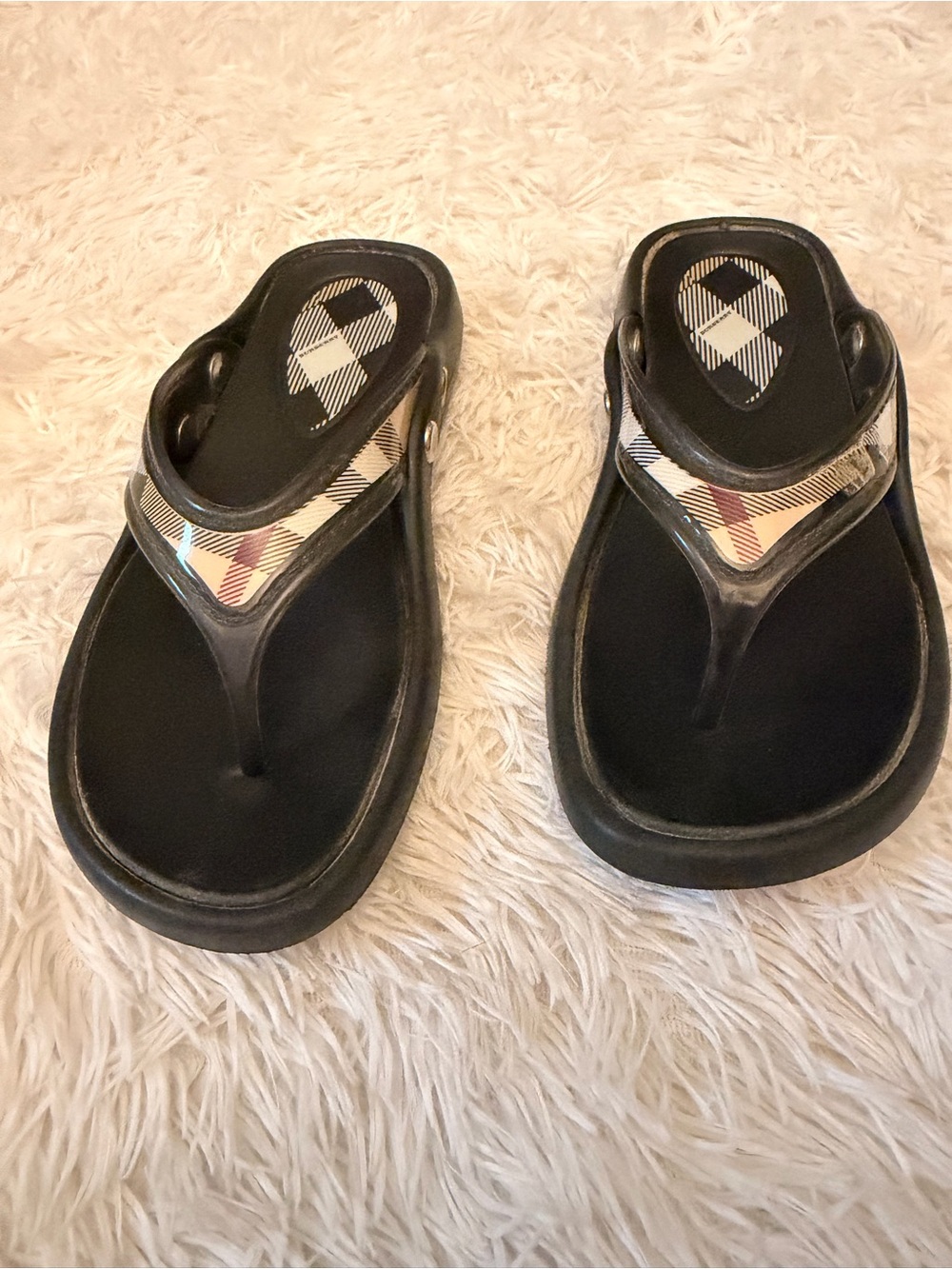 Women’s Burberry Black Plaid Strap Flip Flop Sandals size 37/38